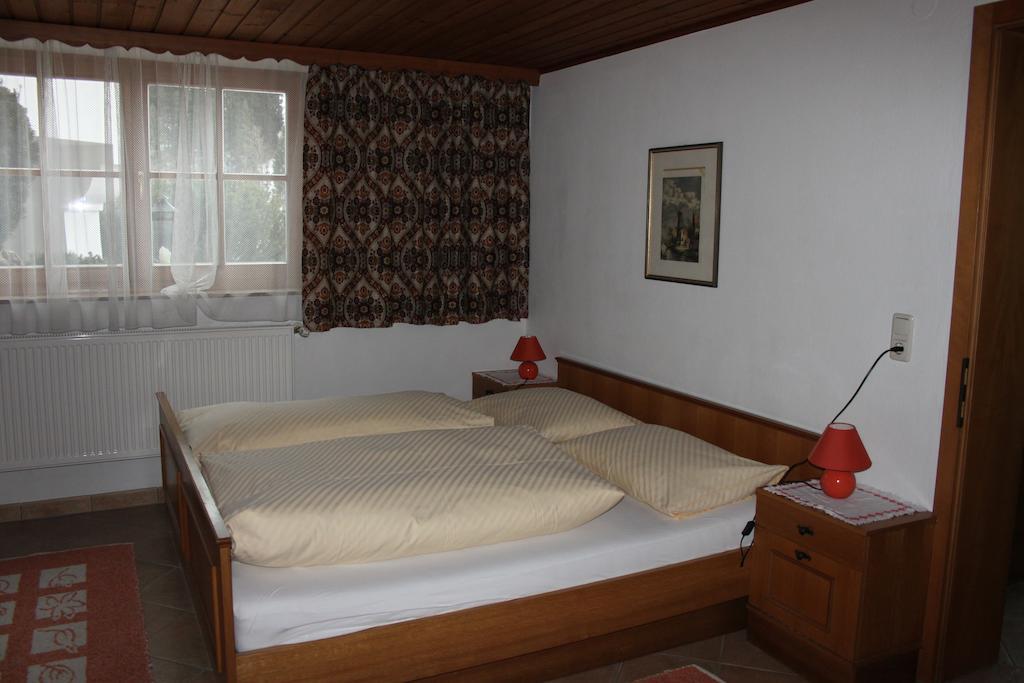Gaestehaus Trude Waltl Fieberbrunn Pokoj fotografie